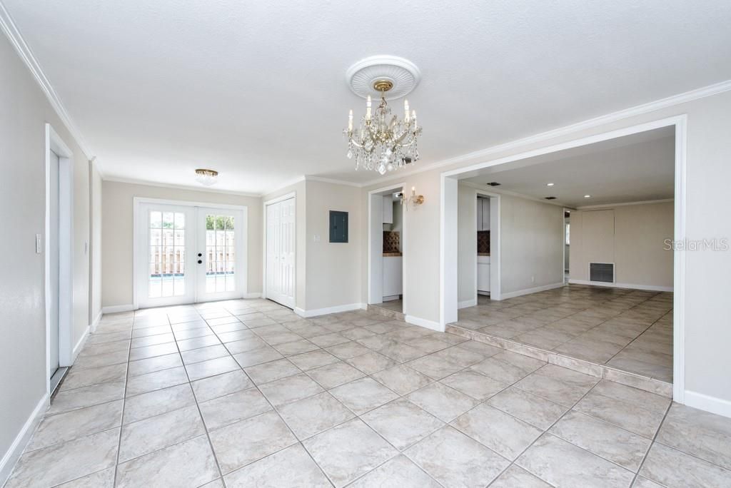 Image 7 of property listing at 4016 W MONTGOMERY TERRACE, Tampa, FL 33616