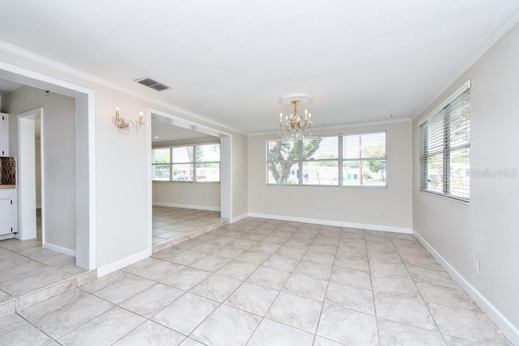 Image 8 of property listing at 4016 W MONTGOMERY TERRACE, Tampa, FL 33616