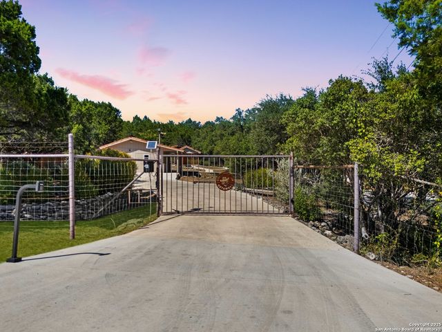 789 Barbara, Canyon Lake, TX 78133