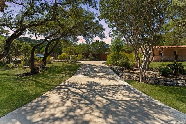 789 Barbara, Canyon Lake, TX 78133