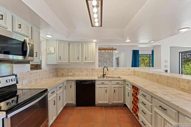 789 Barbara, Canyon Lake, TX 78133