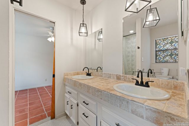 789 Barbara, Canyon Lake, TX 78133