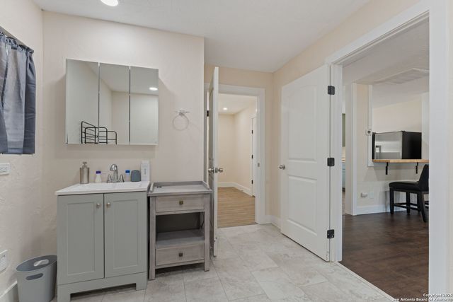789 Barbara, Canyon Lake, TX 78133