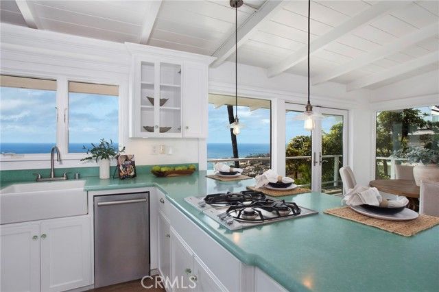 31152 Holly Drive, Laguna Beach, CA 92651