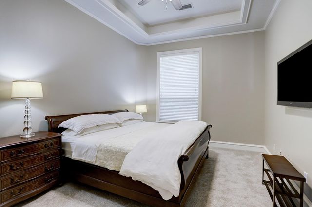 127 E Bracebridge Circle, The Woodlands, TX 77382