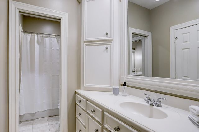 127 E Bracebridge Circle, The Woodlands, TX 77382