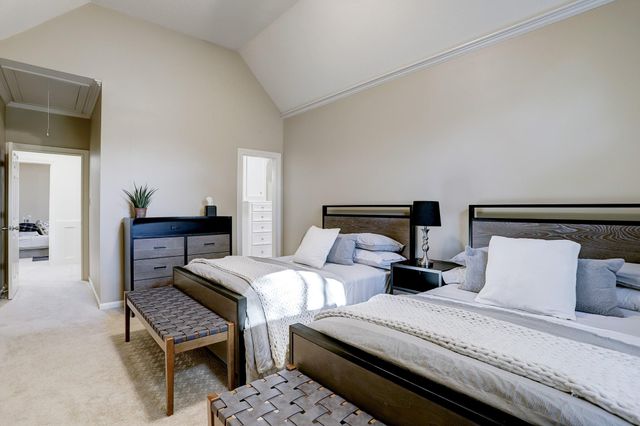 127 E Bracebridge Circle, The Woodlands, TX 77382
