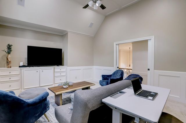 127 E Bracebridge Circle, The Woodlands, TX 77382