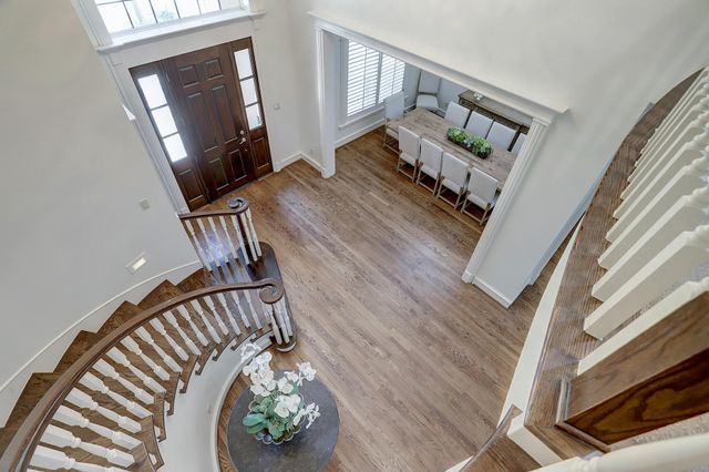 127 E Bracebridge Circle, The Woodlands, TX 77382