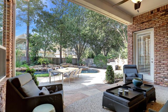 127 E Bracebridge Circle, The Woodlands, TX 77382