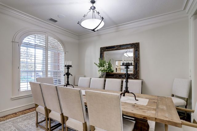 127 E Bracebridge Circle, The Woodlands, TX 77382
