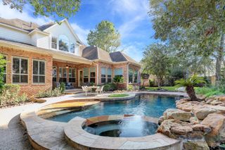 127 E Bracebridge Circle, The Woodlands, TX 77382
