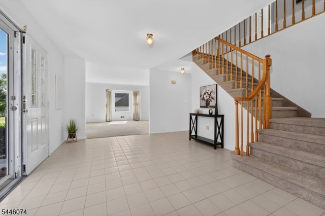 18 Cornell Trl, Hillsborough Twp., NJ 08844