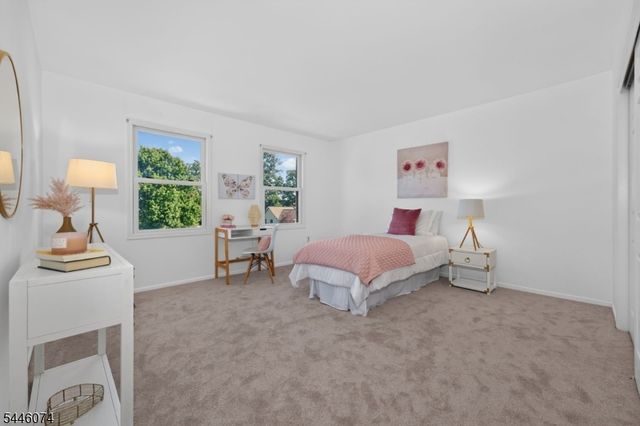 18 Cornell Trl, Hillsborough Twp., NJ 08844