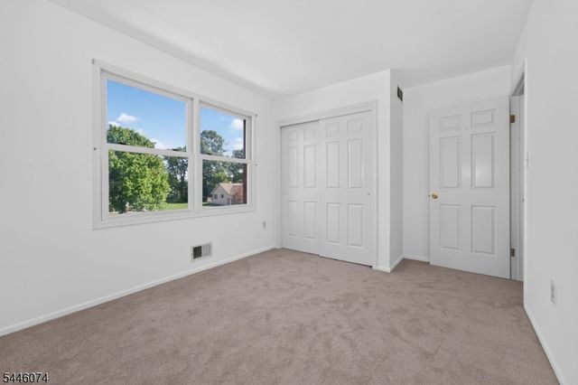 18 Cornell Trl, Hillsborough Twp., NJ 08844