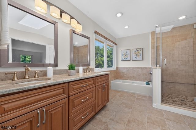 18 Cornell Trl, Hillsborough Twp., NJ 08844