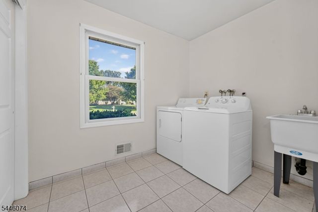 18 Cornell Trl, Hillsborough Twp., NJ 08844