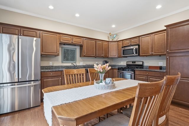 90 Rangeway Rd 204, Billerica, MA 01862