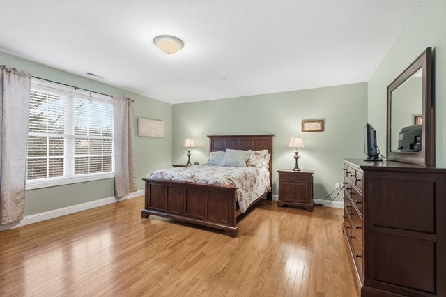 90 Rangeway Rd 204, Billerica, MA 01862