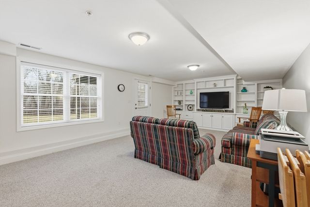 90 Rangeway Rd 204, Billerica, MA 01862