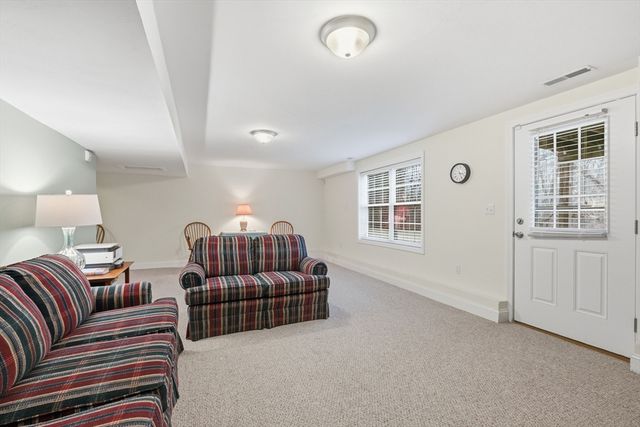 90 Rangeway Rd 204, Billerica, MA 01862