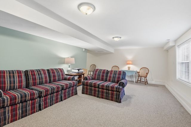 90 Rangeway Rd 204, Billerica, MA 01862