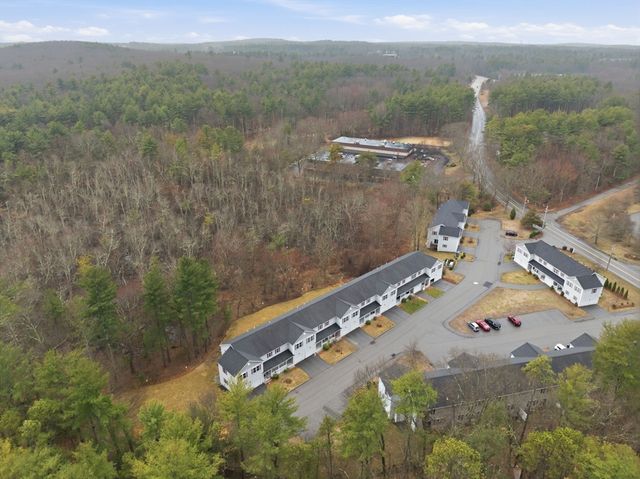 90 Rangeway Rd 204, Billerica, MA 01862