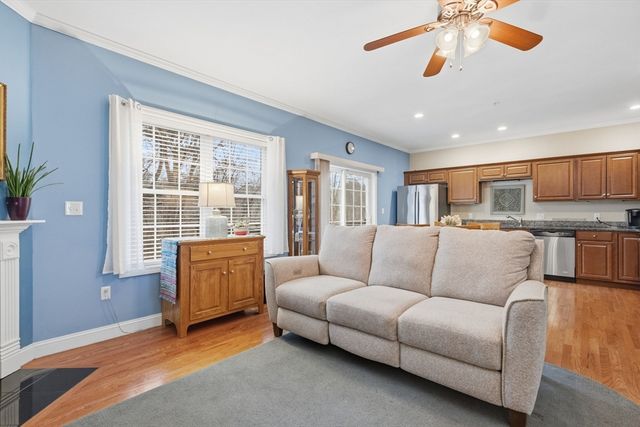 90 Rangeway Rd 204, Billerica, MA 01862