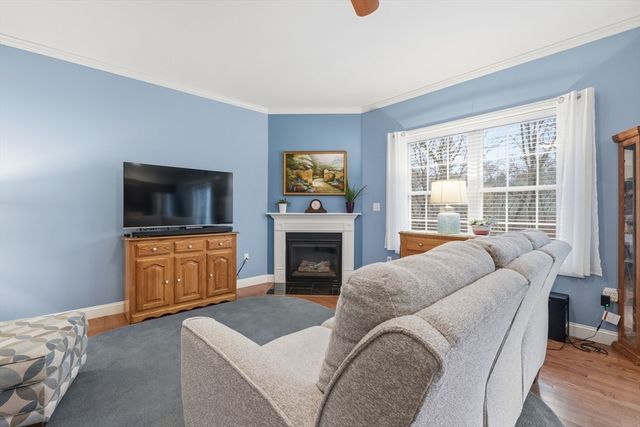 90 Rangeway Rd 204, Billerica, MA 01862