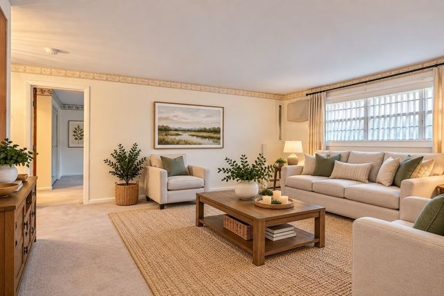 20 Williamsburg Ct. 2, Shrewsbury, MA 01545