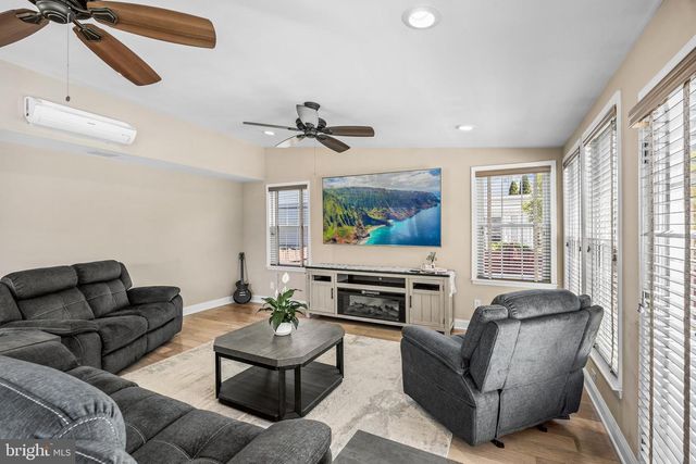19 OLD REPUBLIC LN, Marlton, NJ 08053