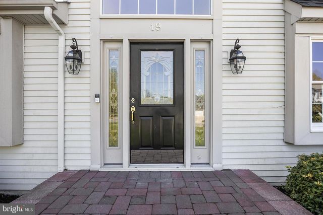 19 OLD REPUBLIC LN, Marlton, NJ 08053