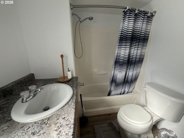 1413 HAWTHORNE Ave 20, Reedsport, OR 97467