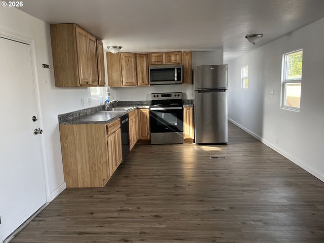 1413 HAWTHORNE Ave 20, Reedsport, OR 97467