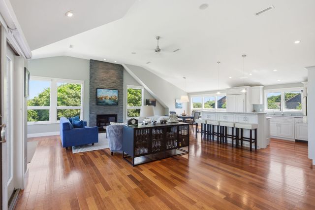 20 Bayberry Avenue, Provincetown, MA 02657