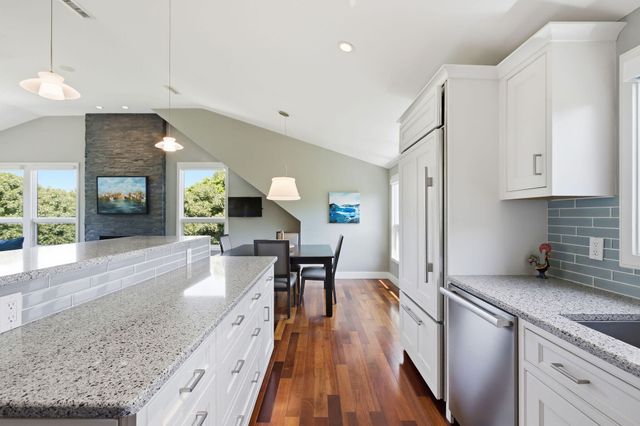 20 Bayberry Avenue, Provincetown, MA 02657