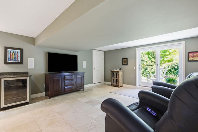 20 Bayberry Avenue, Provincetown, MA 02657