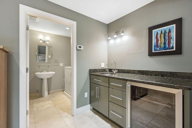 20 Bayberry Avenue, Provincetown, MA 02657