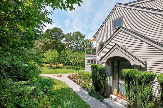 20 Bayberry Avenue, Provincetown, MA 02657