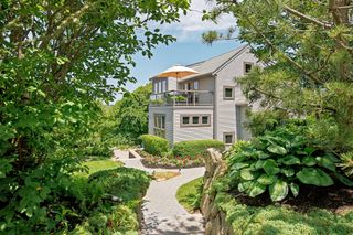 20 Bayberry Avenue, Provincetown, MA 02657
