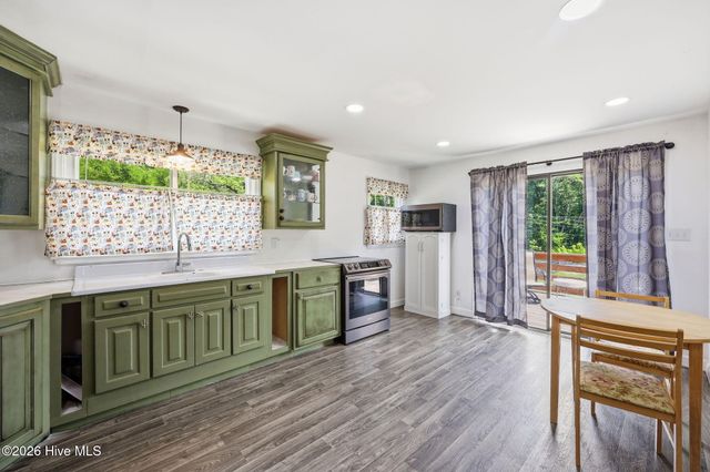 4228 Vass Carthage Road, Whispering Pines, NC 28327