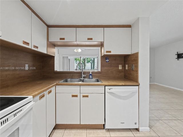 9140 SW 123rd Ct 201, Miami, FL 33186