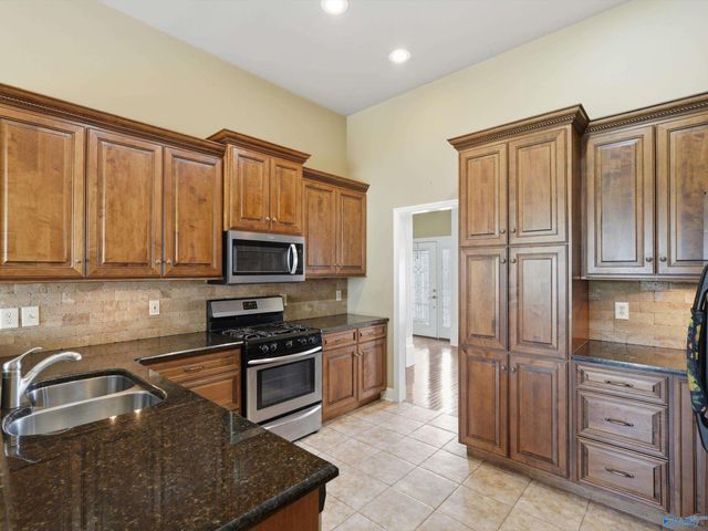 22191 Diamond Pointe Drive, Athens, AL 35613