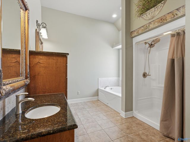 22191 Diamond Pointe Drive, Athens, AL 35613
