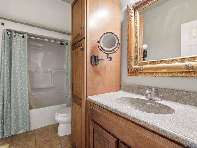22191 Diamond Pointe Drive, Athens, AL 35613