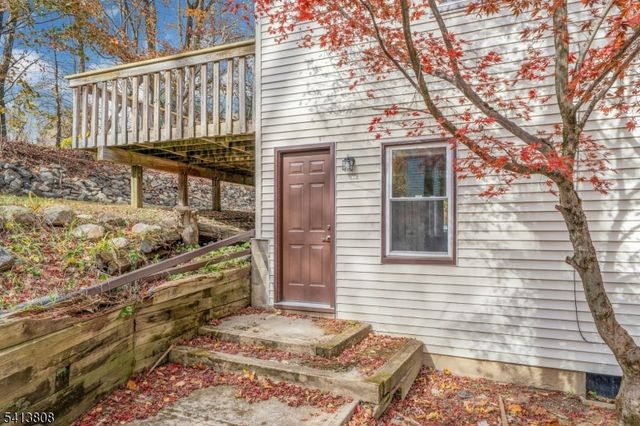 39 Delaware Rd, West Milford Twp., NJ 07421