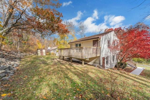 39 Delaware Rd, West Milford Twp., NJ 07421