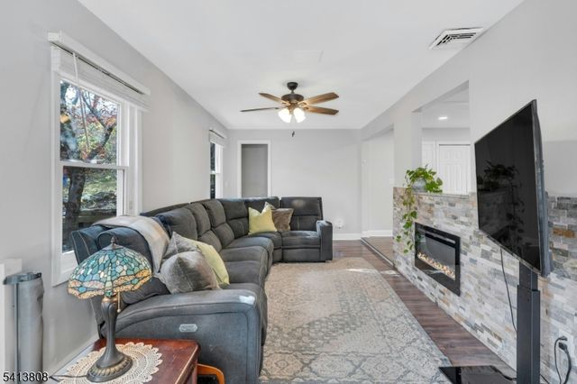 39 Delaware Rd, West Milford Twp., NJ 07421