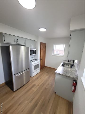 1641 Fairview Avenue, Royal Oak, MI 48073