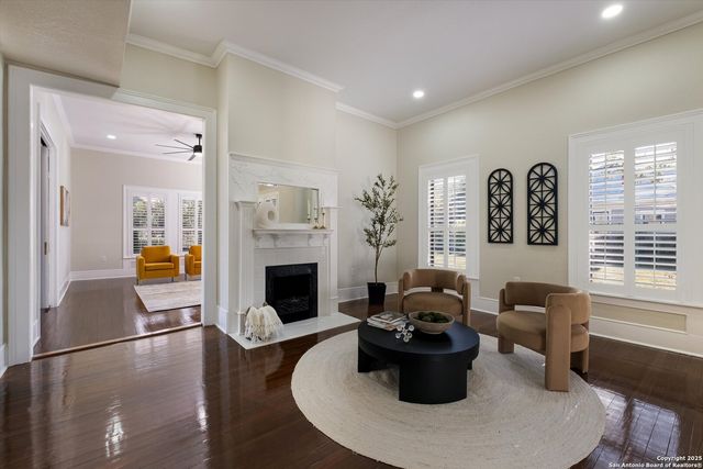 617 E Guenther, San Antonio, TX 78210